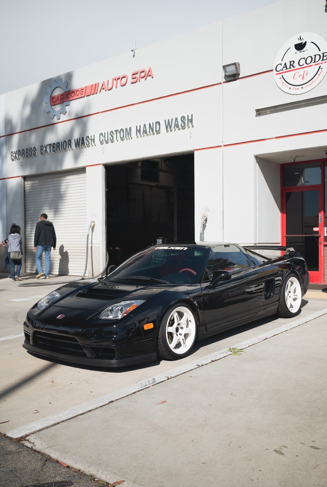 Facelift Honda NSX with white TE37s